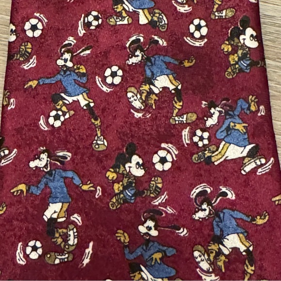 Vintage Mickey Unlimited Disney Mickey and Goofy Soccer Neck Tie 54” - Picture 2 of 5